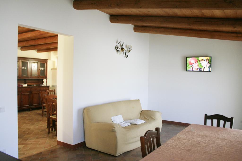 Agriturismo Fara Hotel Montegiorgio Luaran gambar